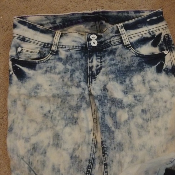 Size 3 Acid Wash Skinny Jeans - Picture 2 of 3